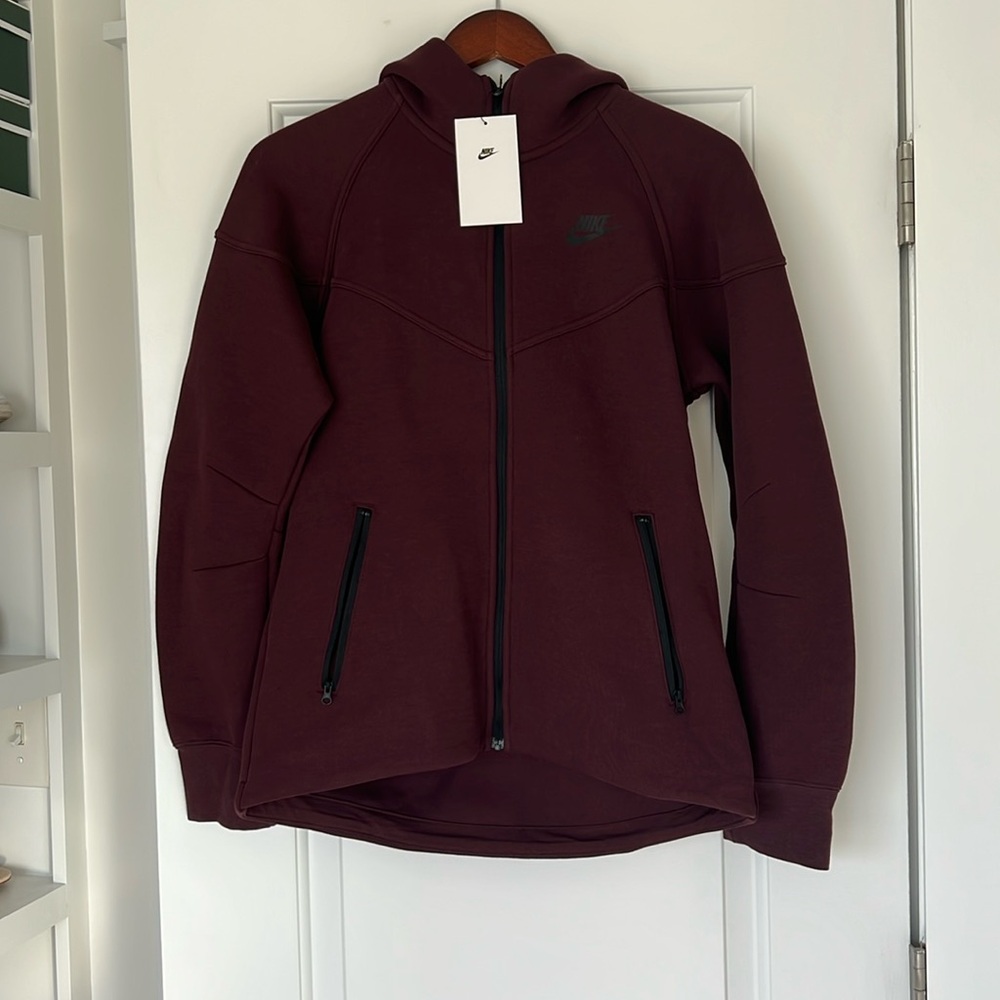 Nike Tech Fleece size small